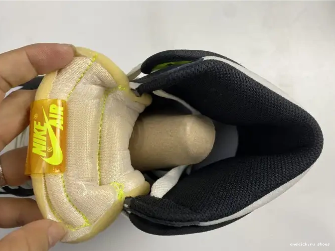Rep HIGH OG RETRO 1 555088-118 AIR 'VOLT JORDAN GOLD' 0426